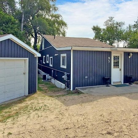 Main Beach River Retreat - Wasaga Beach 1 - Main Strip - 95 Mosley St Buitenkant foto
