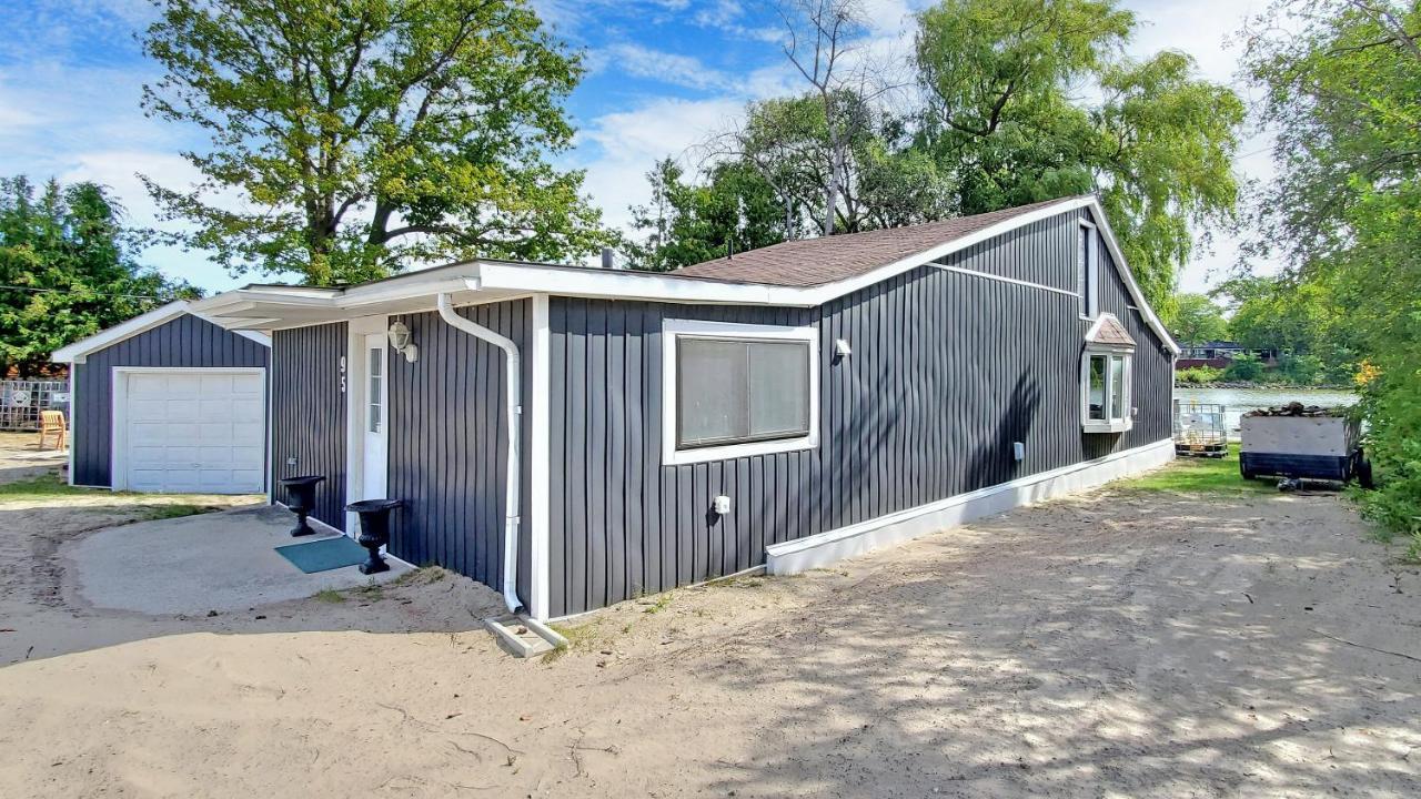 Main Beach River Retreat - Wasaga Beach 1 - Main Strip - 95 Mosley St Buitenkant foto