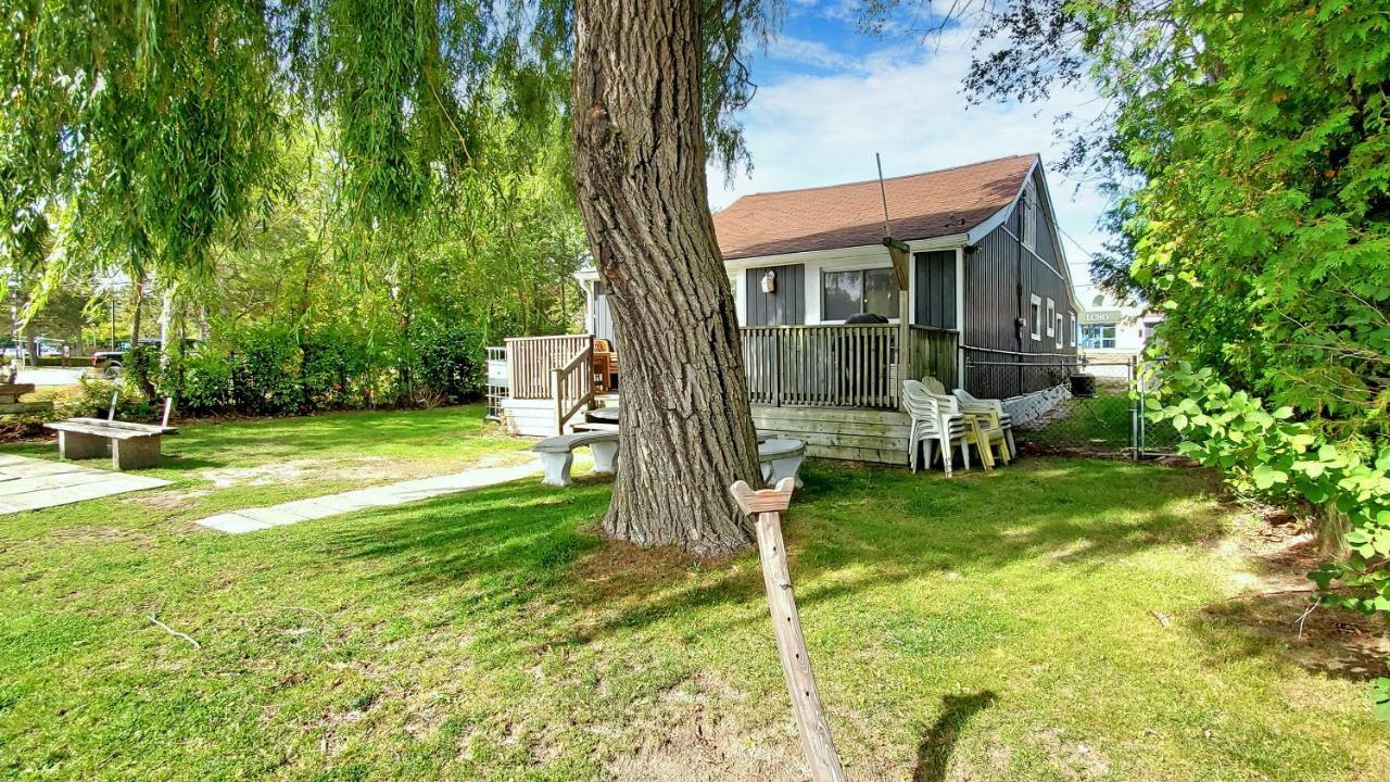 Main Beach River Retreat - Wasaga Beach 1 - Main Strip - 95 Mosley St Buitenkant foto